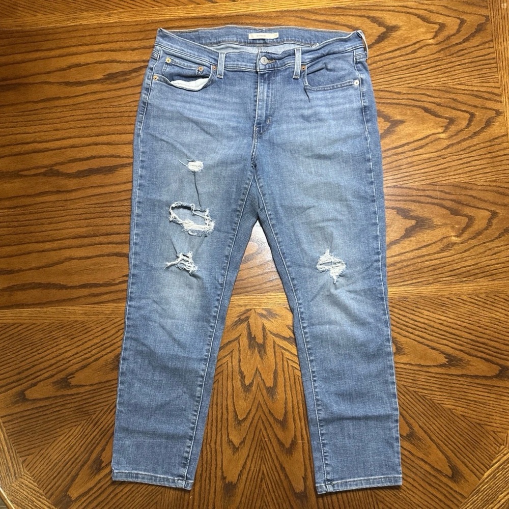 Levi's Jeans Women's Size 32 Boyfriend Blue Denim Distressed